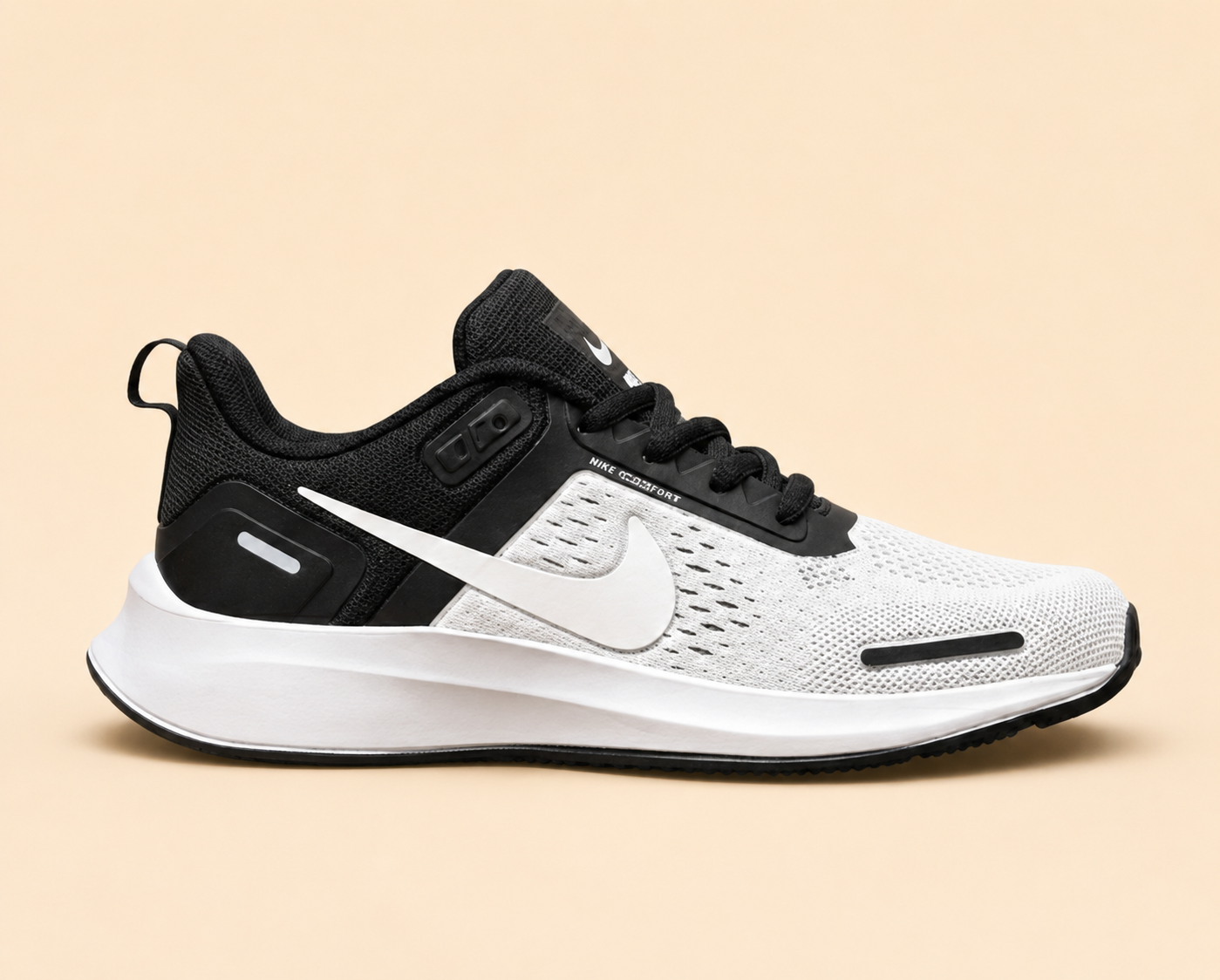 NIKE ZOOMX Beyaz Arkası Siyah